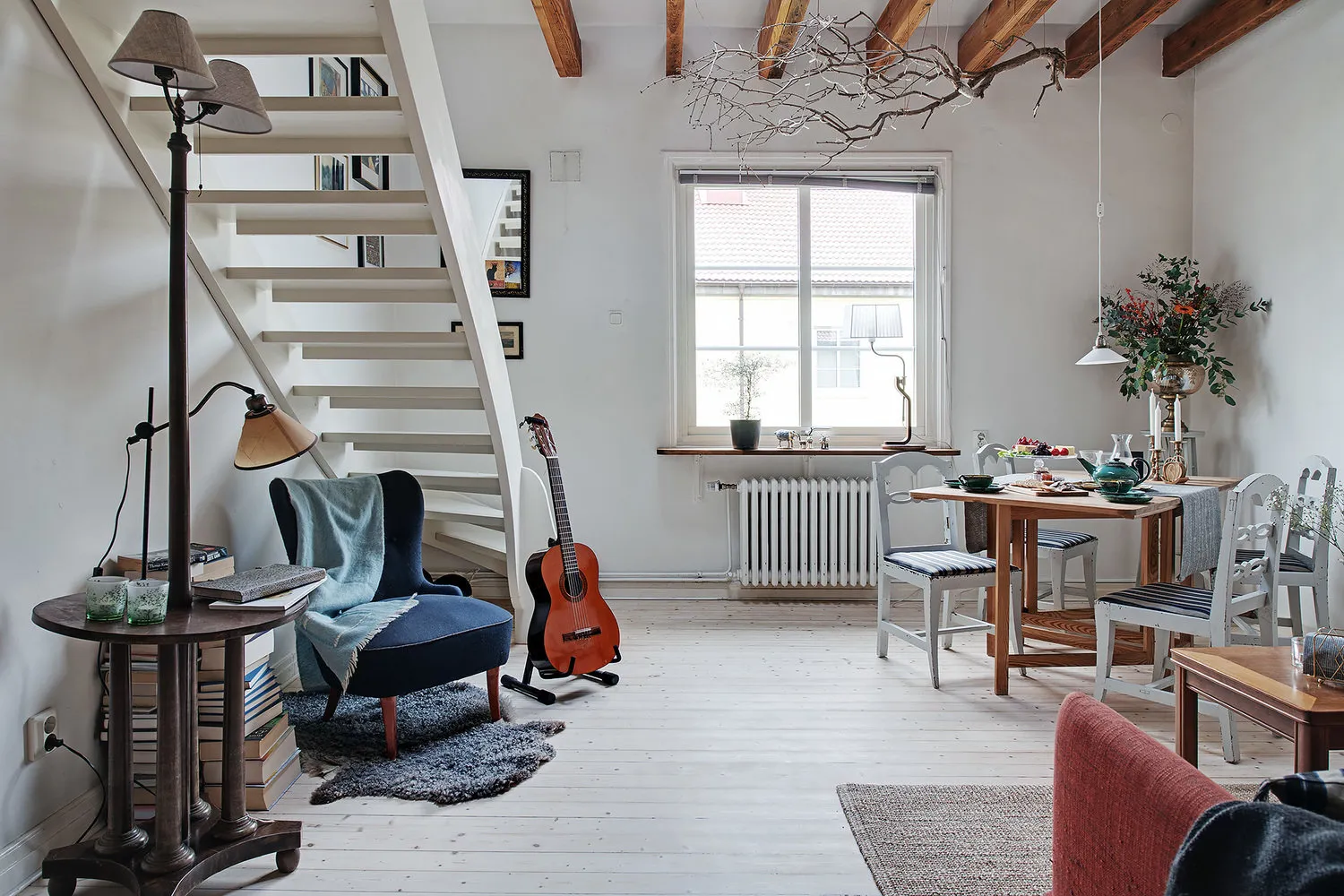 Фотография: Гостиная в стиле Скандинавский, Декор интерьера, Квартира, Швеция, Гетеборг, скандинавский интерьер, Отделка стен, интерьер с кирпичной кладкой, 2 комнаты, 60-90 метров – фото на нашем сайте