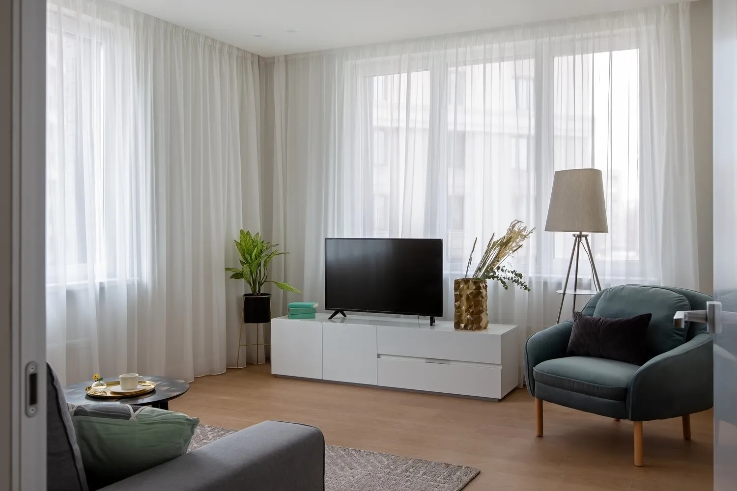 Home staging de un apartamento para alquiler: Anastasia Gromova, Designbox