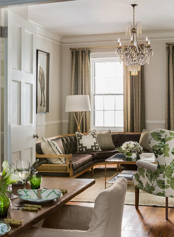 照片：经典风格客厅，室内装饰，住宅与乡村别墅，联排别墅 – 我们网站上的照片