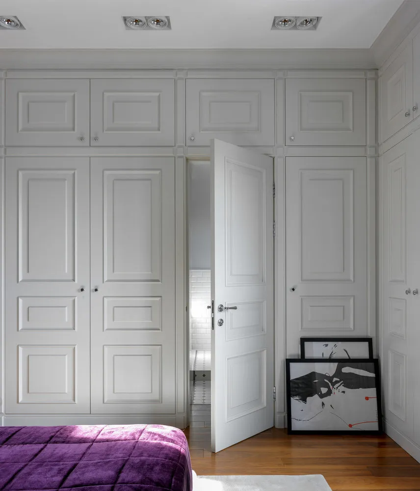 照片:极简风格卧室,指南,Dasha Ukhlinova,Design Hack,Studio 3.14,Int2 Architecture,Ariana Ahmad,Tatiana Karyakina,Alena Chekalina,Olga Solnyshkova,Julia Belayeva,Maria Chirkina,隐藏门 – 我们网站上的照片