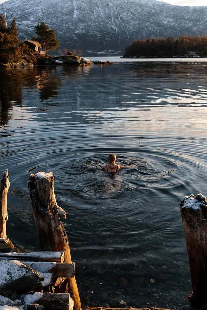 Photo: Bedroom in Classical, Modern, Scandinavian, White, Hotel, Minimalism, Green, Beige, Grey, Brown, Guide, Over 90 meters – photo on our website