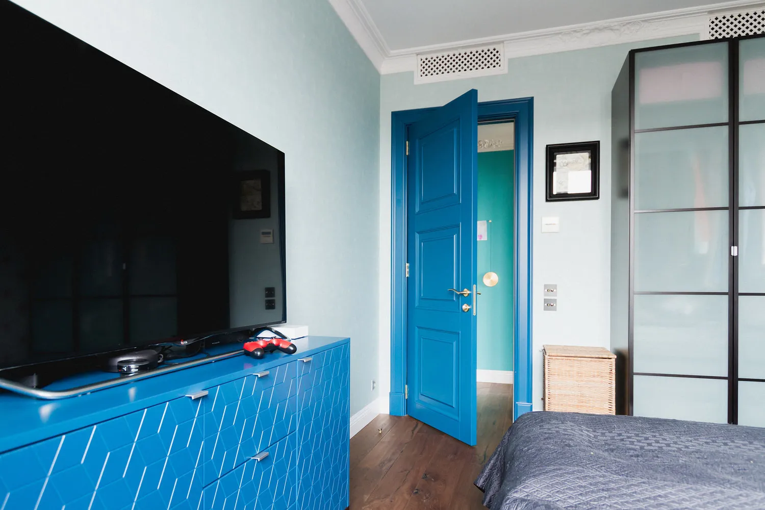 设计：尼古拉·尼基京