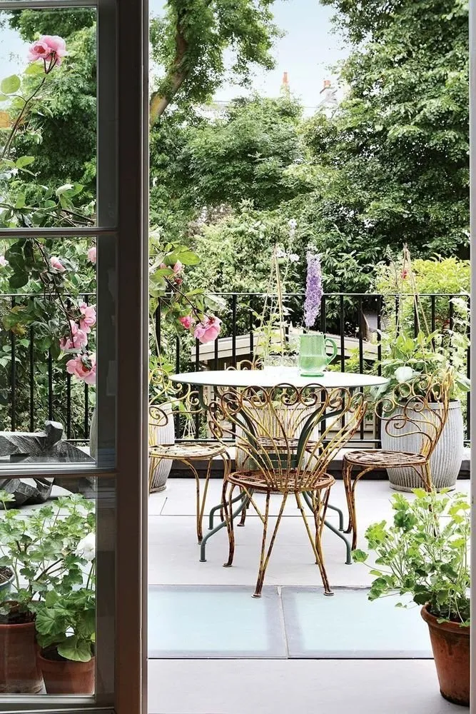 照片：普罗旺斯与乡村风格阳台，室内装饰，房屋，乡村别墅 – 我们网站上的照片