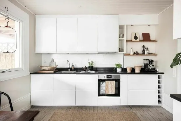 Foto: interior luminoso de departamento de 2 habitaciones de 53 m² en Johannesburgo con terraza acogedora, Gid – foto en nuestro sitio web