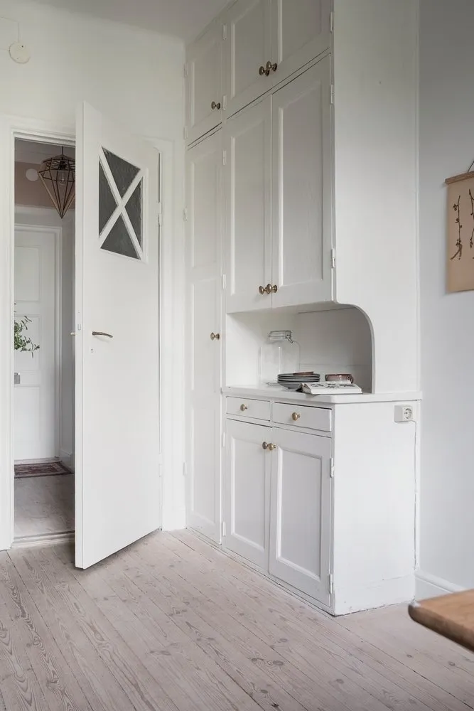 照片:斯堪的纳维亚厨房与餐厅,室内装饰,公寓,技巧 – 我们网站上的照片