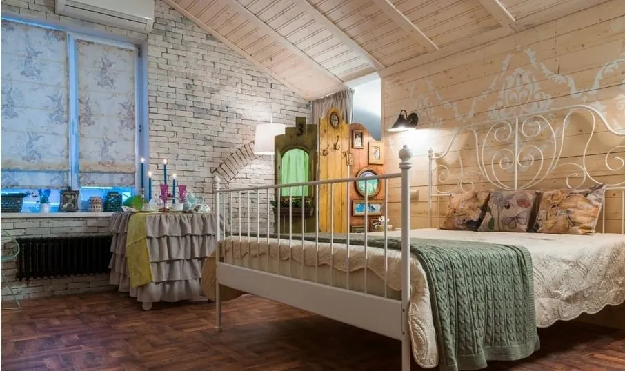 照片：普罗旺斯和乡村风格卧室，Mansard，Gid，房屋与小屋，农场，Pavel Alexeev，阁楼创意，Ruetemple，Anna Sharunkina – 我们网站上的照片