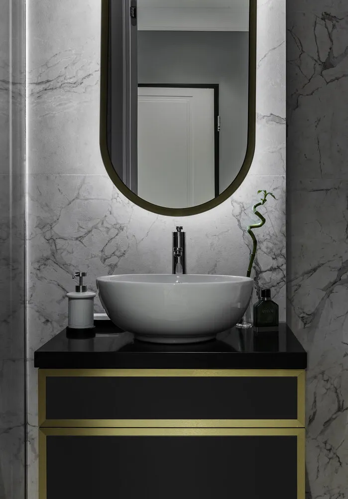 Foto: Baño en estilo Clásico, Moderno, Apartamento, Proyecto de la Semana, Moscú, 4 habitaciones o más, Más de 90 metros cuadrados, IA.Buro – fotos en nuestro sitio web