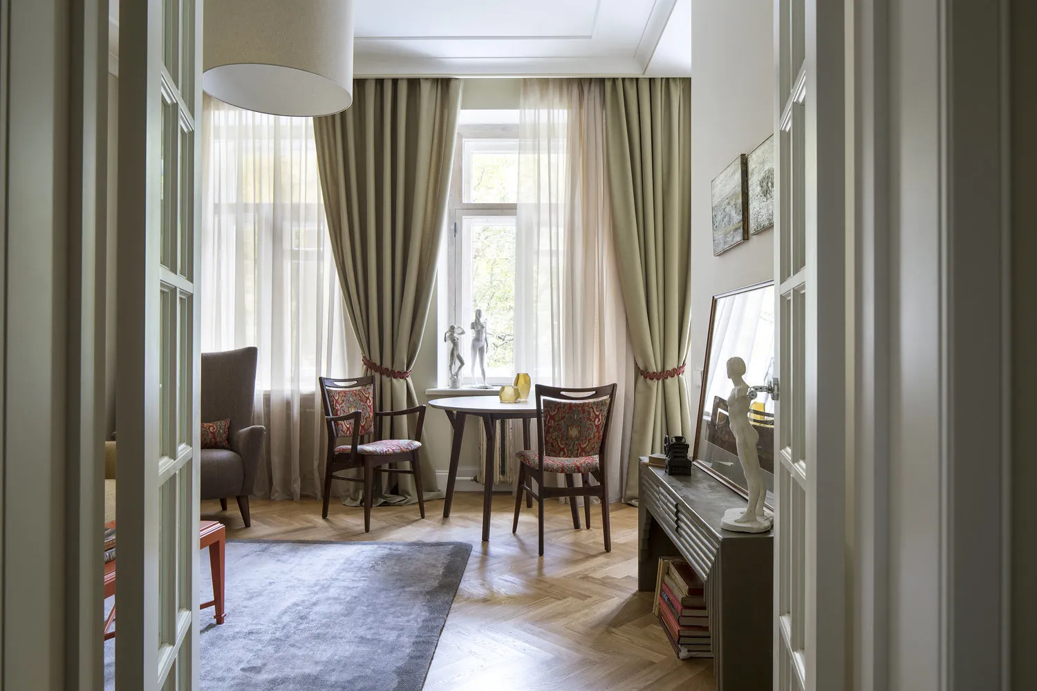 照片:现代风格客厅,技巧 – 我们网站上的照片