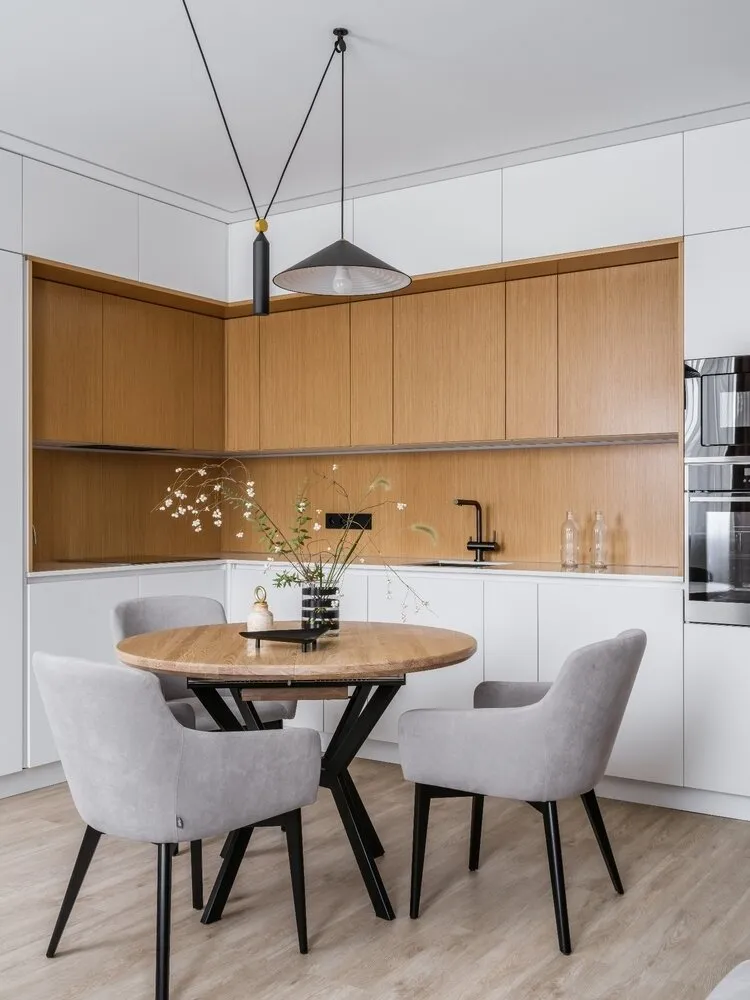 ‘Hace mucho tiempo que me gusta esta lámpara, la he probado muchas veces en proyectos pero nunca se aprobó. Esta vez a los clientes les gustó’, dice la diseñadora.