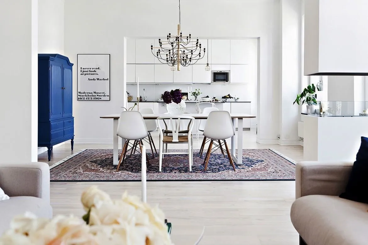 照片：现代、北欧风格厨房和餐厅，室内装饰，公寓，瑞典，家具与灯光，北欧室内设计，公寓照明，如何为房间选择照明，3个房间，超过90平方米 – 网站上的照片