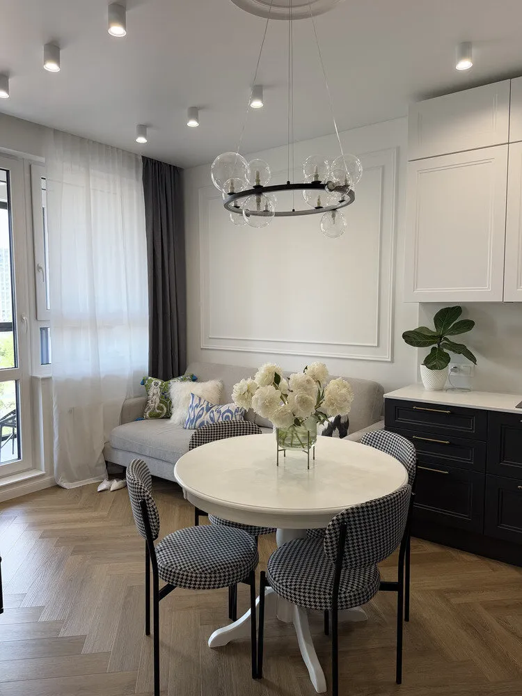 Foto: en estilo minimalista, vivienda de pequeño tamaño, apartamento, Proyecto del día, 1 habitación, hasta 40 metros cuadrados, minimalismo con elementos de diseño moderno – foto en nuestro sitio web