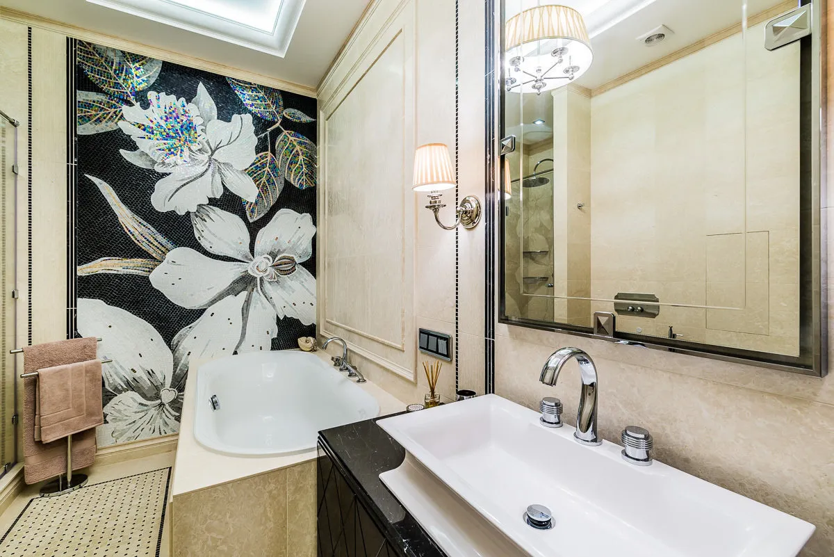 图片：经典风格浴室室内装饰 – 我们网站上的照片