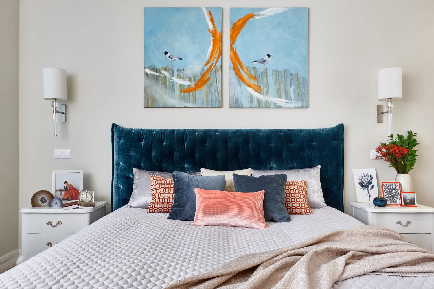 图片：斯堪的纳维亚风格卧室室内装饰 – 我们网站上的照片