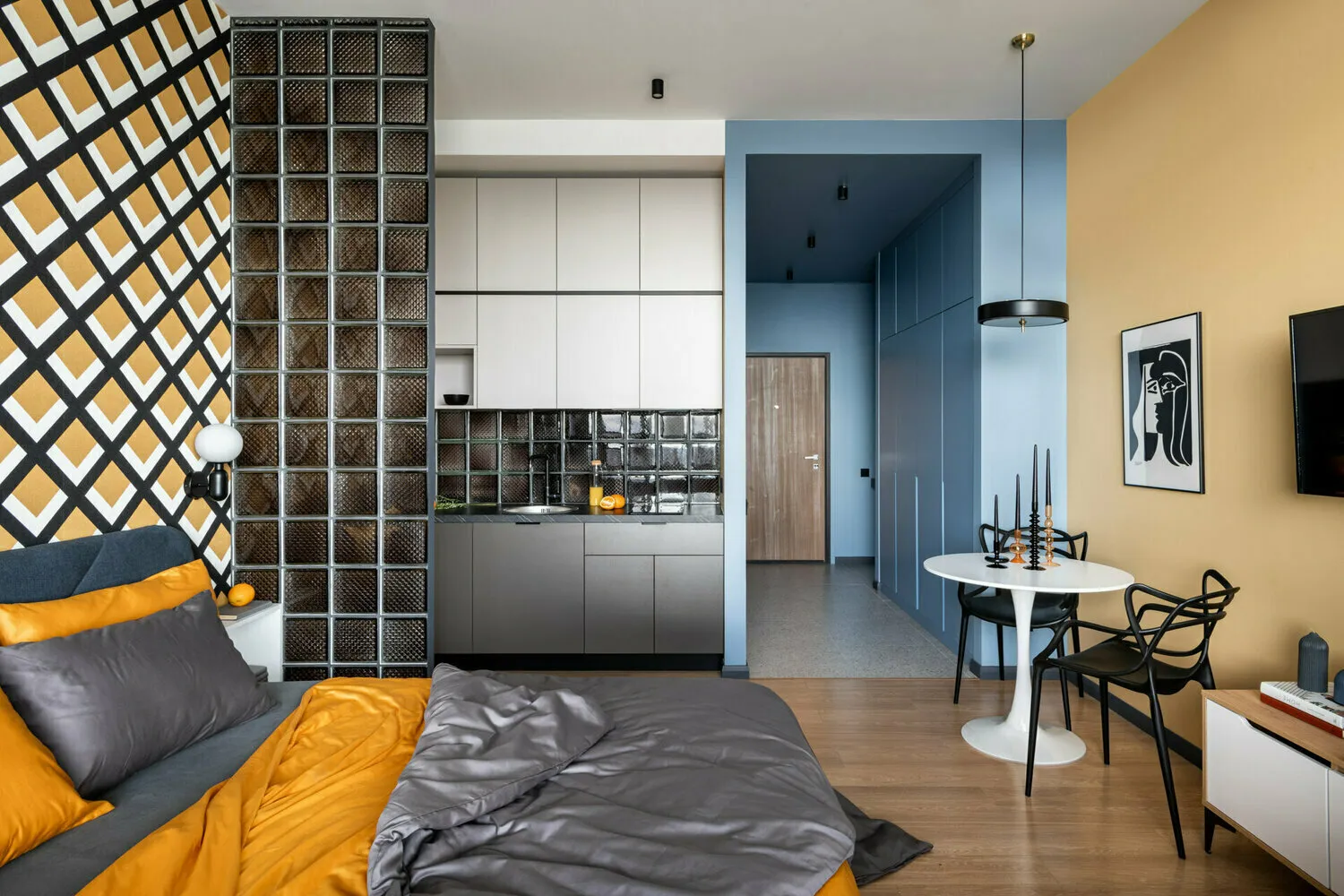 Diseño: BYCHKOV DESIGN