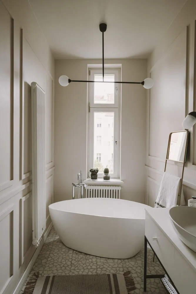 照片：浴室在北欧、古典风格，室内装饰，公寓，白色，绿色，米色，波兰，3室 – 我们网站上的照片