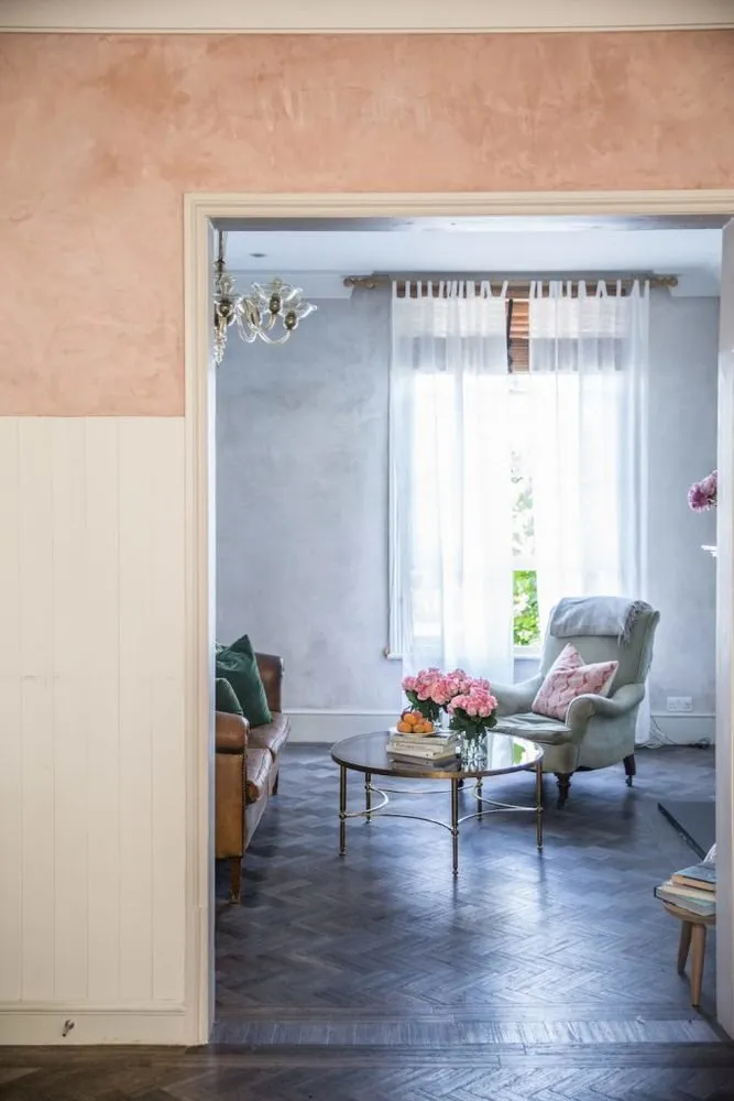 照片:普罗旺斯与乡村风格客厅,室内装饰,伦敦公寓 – 网站上的照片