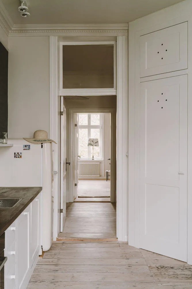 照片：厨房与餐厅在北欧、古典风格，室内装饰，公寓，白色，绿色，米色，波兰，3室 – 我们网站上的照片