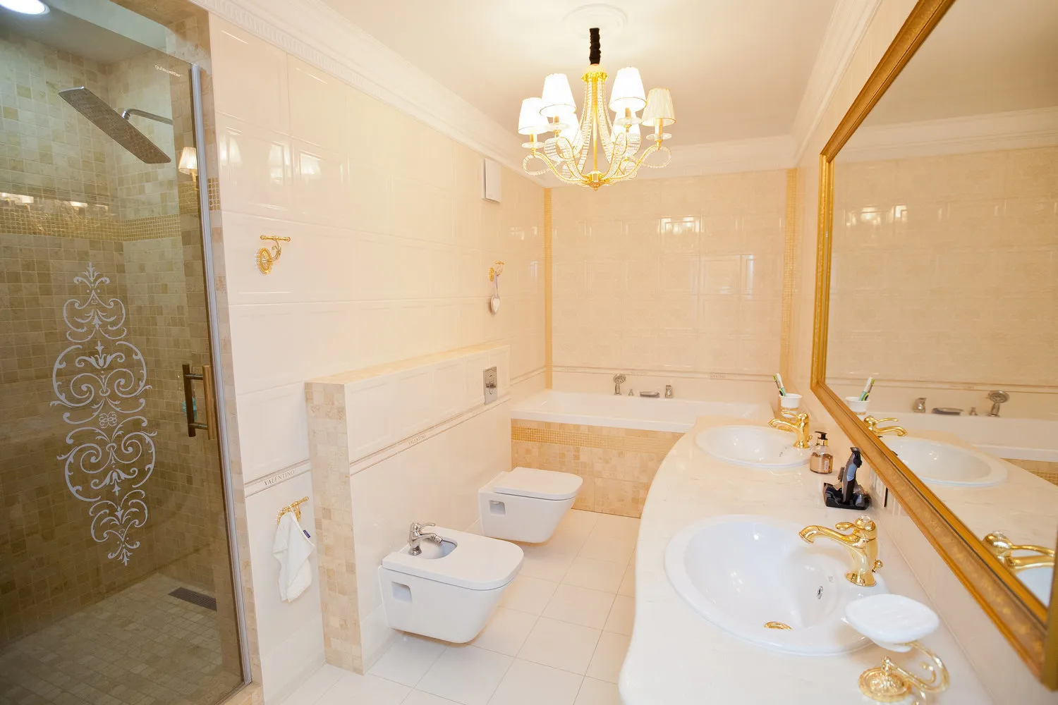 Photo : Salle de bain dans le style Classique, Conseils – photos sur notre site
