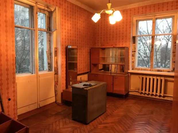 Living Room Before Renovation