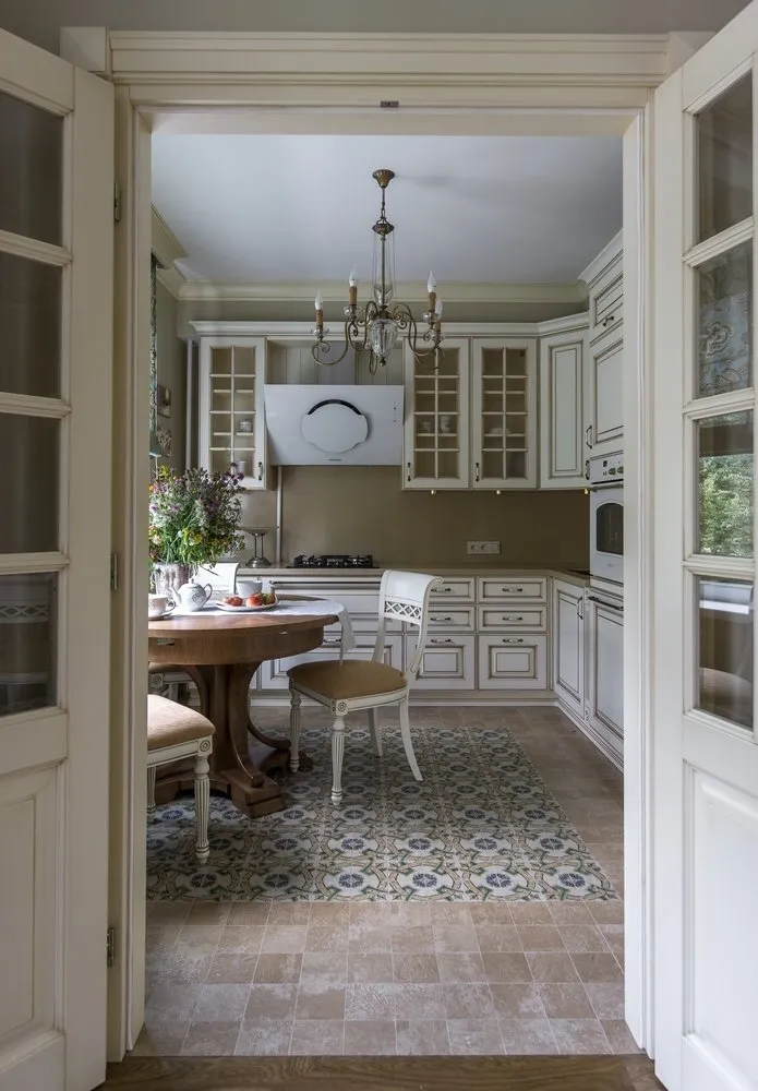 照片:古典风格厨房和餐厅,公寓,每周项目,莫斯科,Maria Nasedkina, Ilya Nasonov, Nasonov DesignWerke, Stalinke – 我们网站上的照片