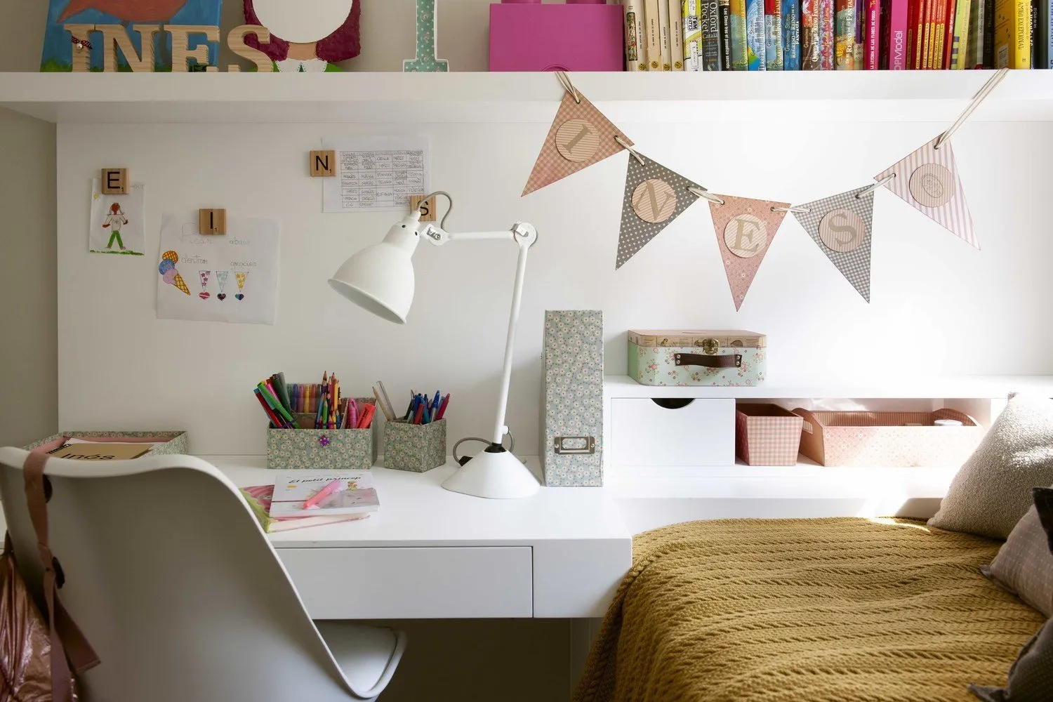 Photo: Bedroom in Scandinavian style, Interior decoration, Apartment, Spain, Barcelona, Green, Blue, 3 rooms, 60-90 sqm, Summer interior, Marta Prats – photo on our website