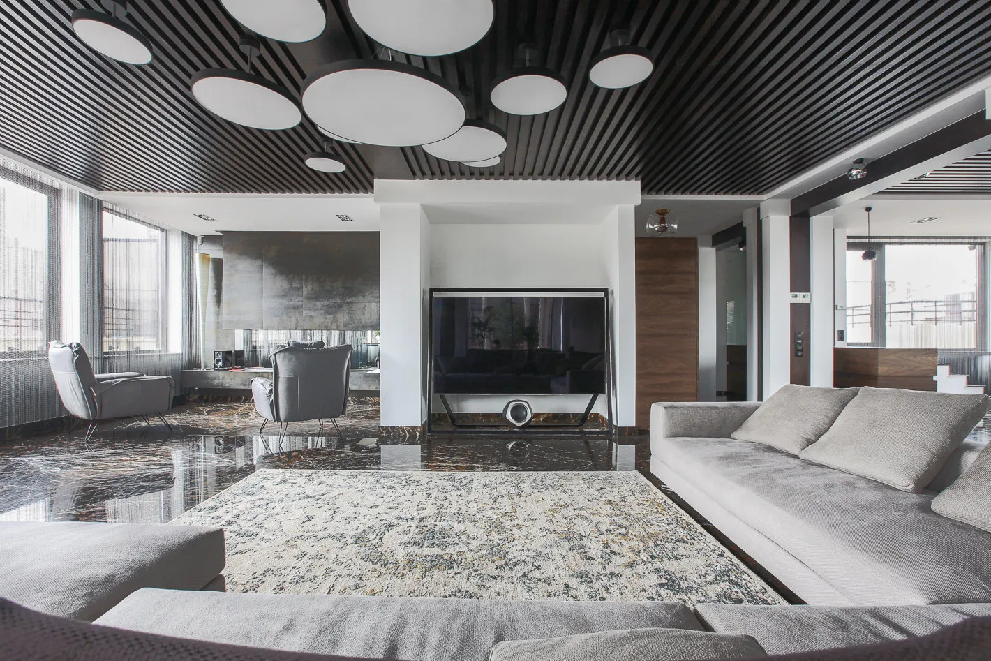 照片:高科技风格客厅,建议 – 我们网站上的照片