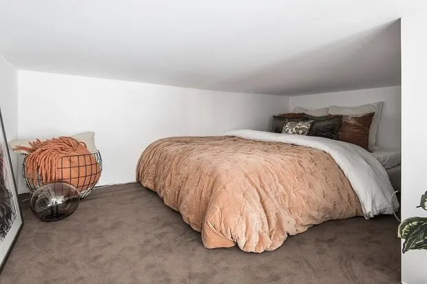 Фотография: Спальня в стиле Скандинавский, Декор интерьера, Малогабаритная квартира, Квартира, Швеция, до 40 метров – фото на нашем сайте