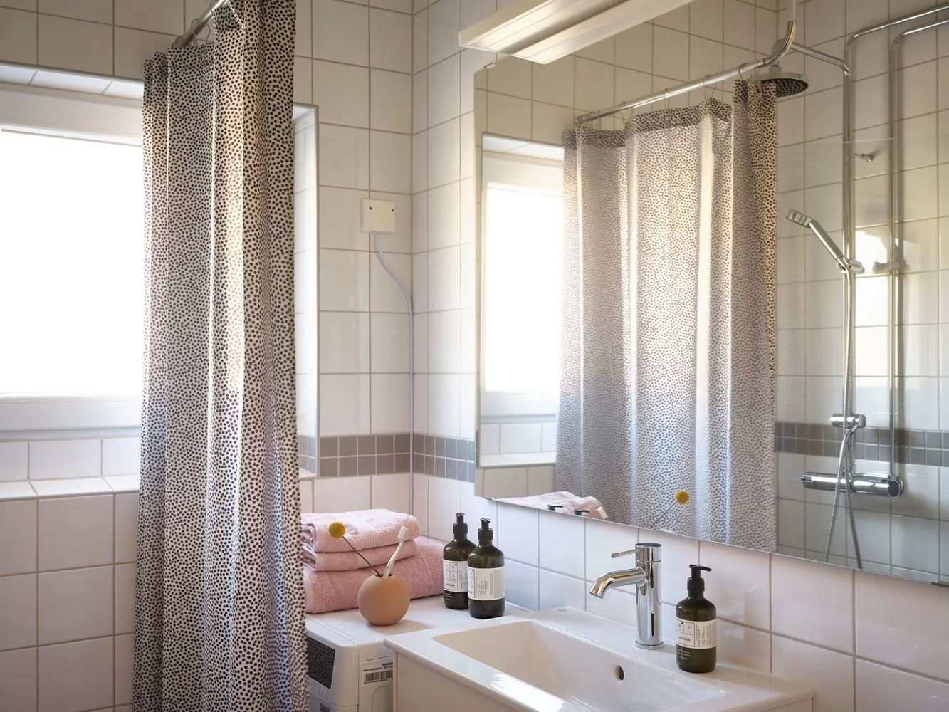 Photo: Scandinavian bathroom, Interior decoration, Sweden, Stockholm – photo on our website