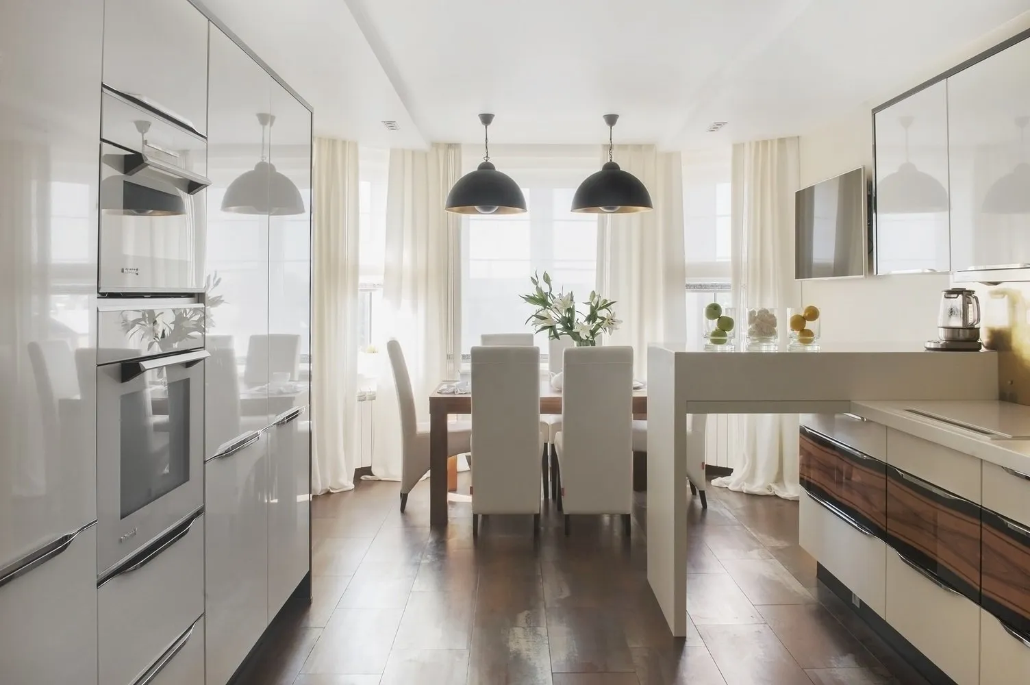 照片:现代风格厨房与餐厅,建议 – 我们网站上的照片