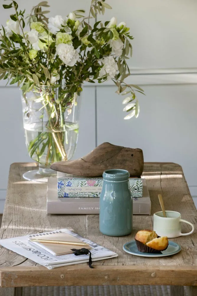 Photo: Kitchen and dining room in Provence and Cottage style, Interior decoration, Apartment, Spain, Barcelona, Green, Blue, 3 rooms, 60-90 sqm, Summer interior, Marta Prats – photo on our website