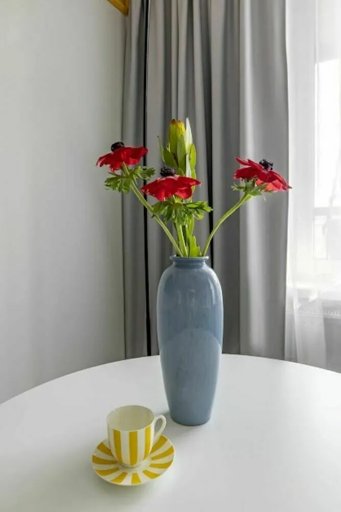 La misma pareja de teteros que sirvió como base para la concepción del diseño.