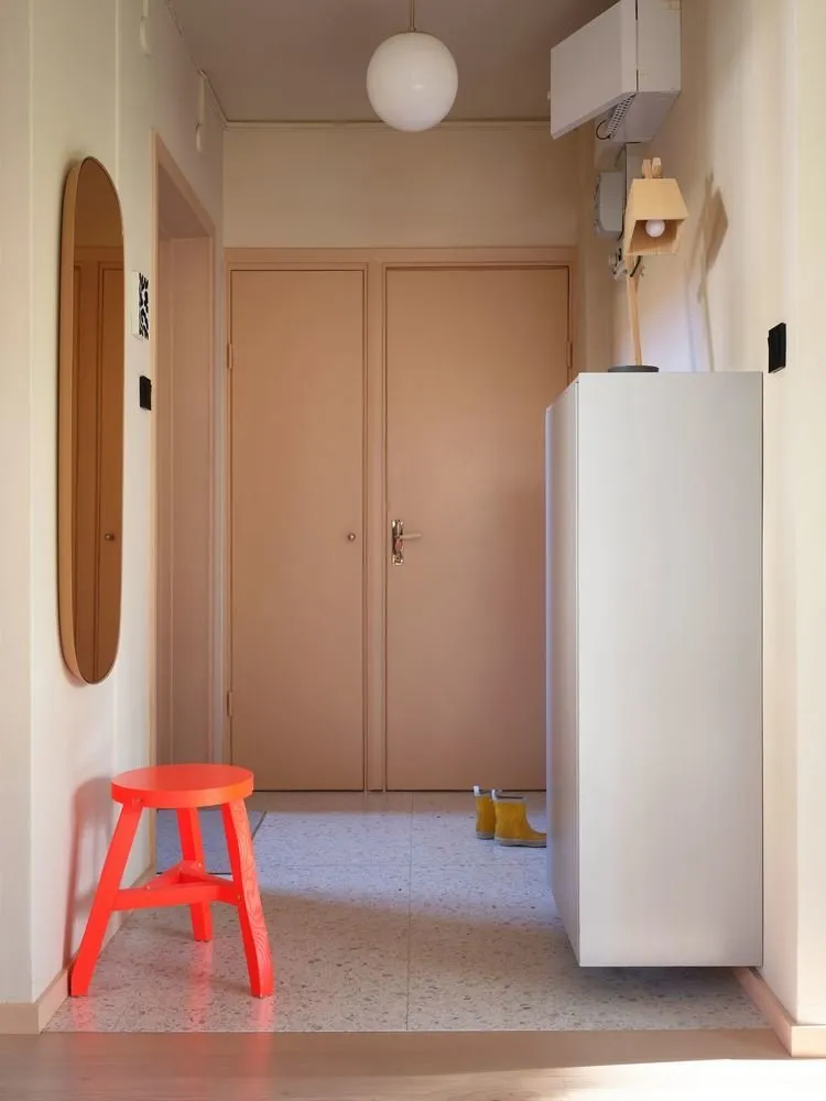 Photo: Scandinavian entrance hall, Interior decoration, Sweden, Stockholm – photo on our website