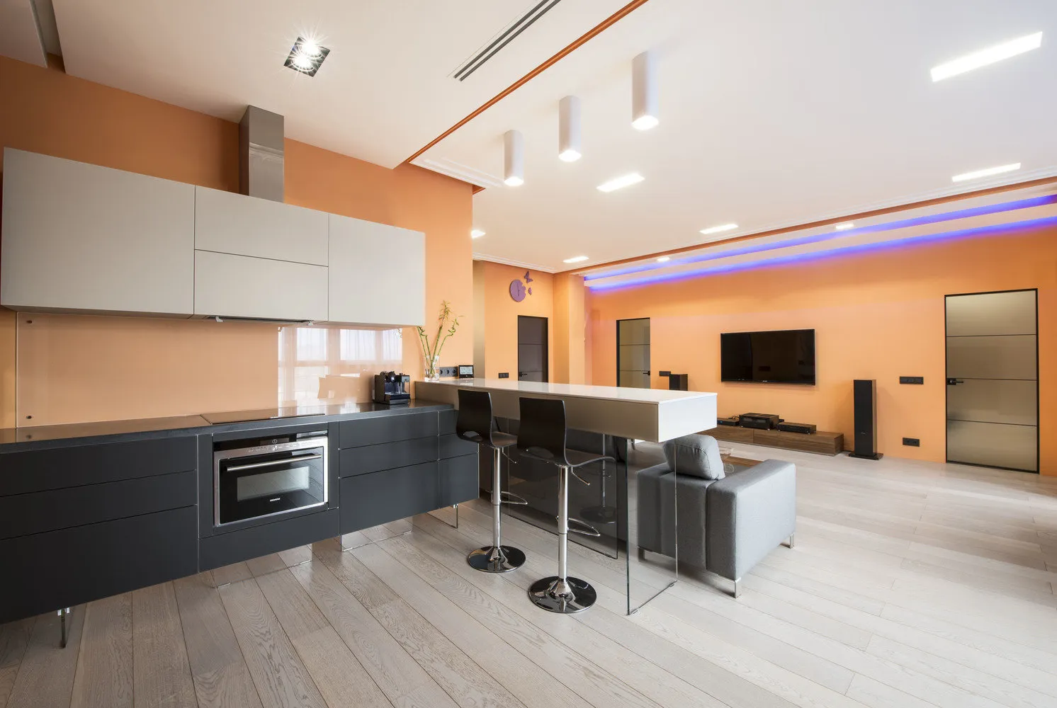 照片:现代风格厨房与餐厅,建议 – 我们网站上的照片