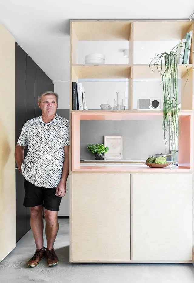 照片:风格,室内装饰,白色,极简主义,灰色,面积小于40平方米 – 网站上的照片