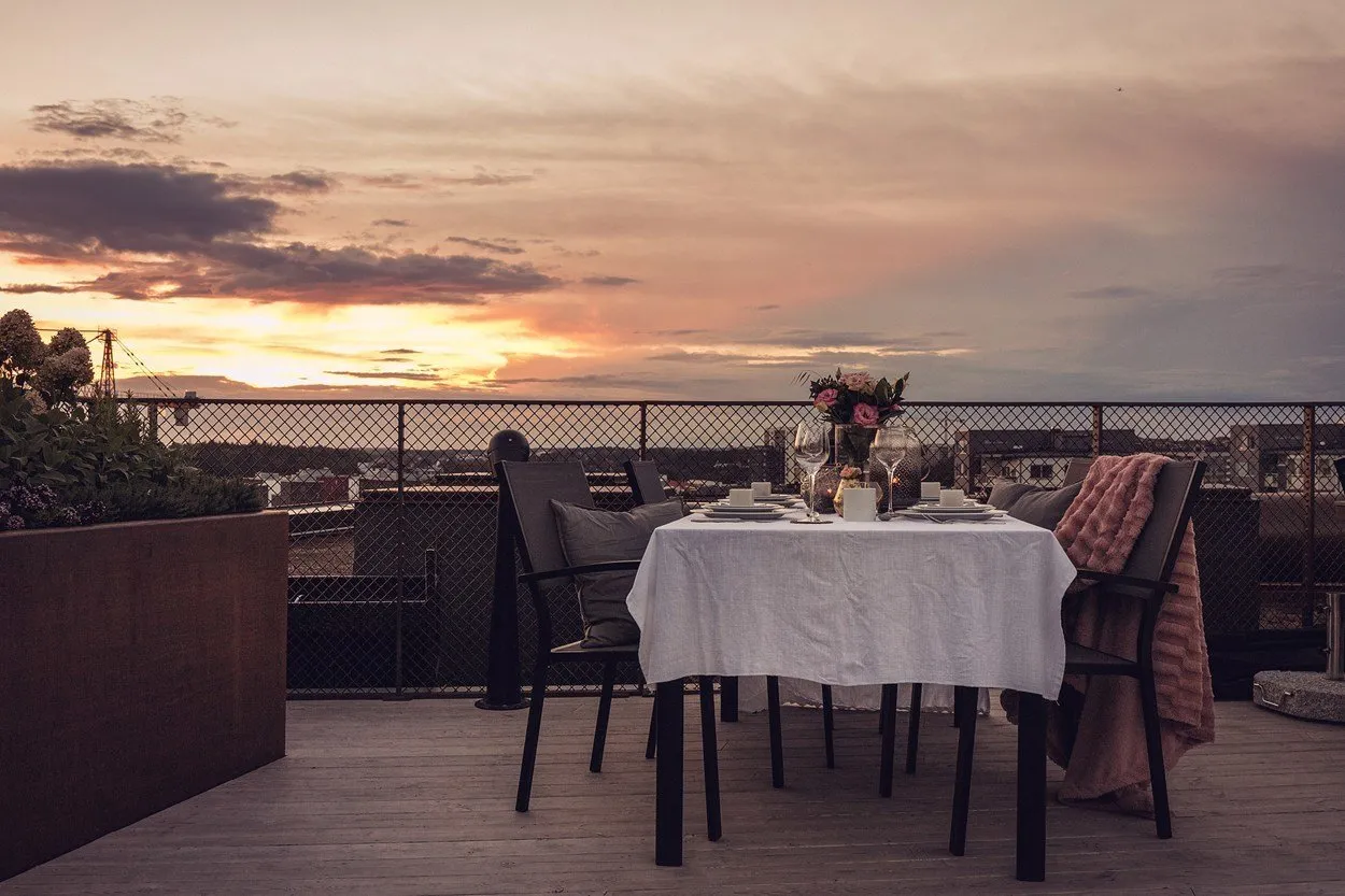 照片：时尚风格，室内装饰，紧凑型公寓，两居室公寓 – 我们网站上的照片