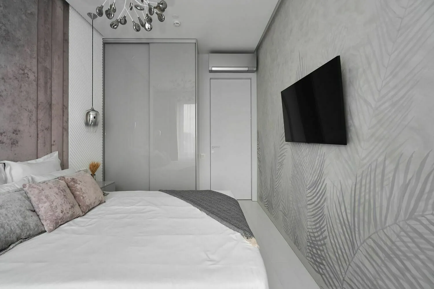 Фотография: Спальня в стиле Современный,  – фото на нашем сайте