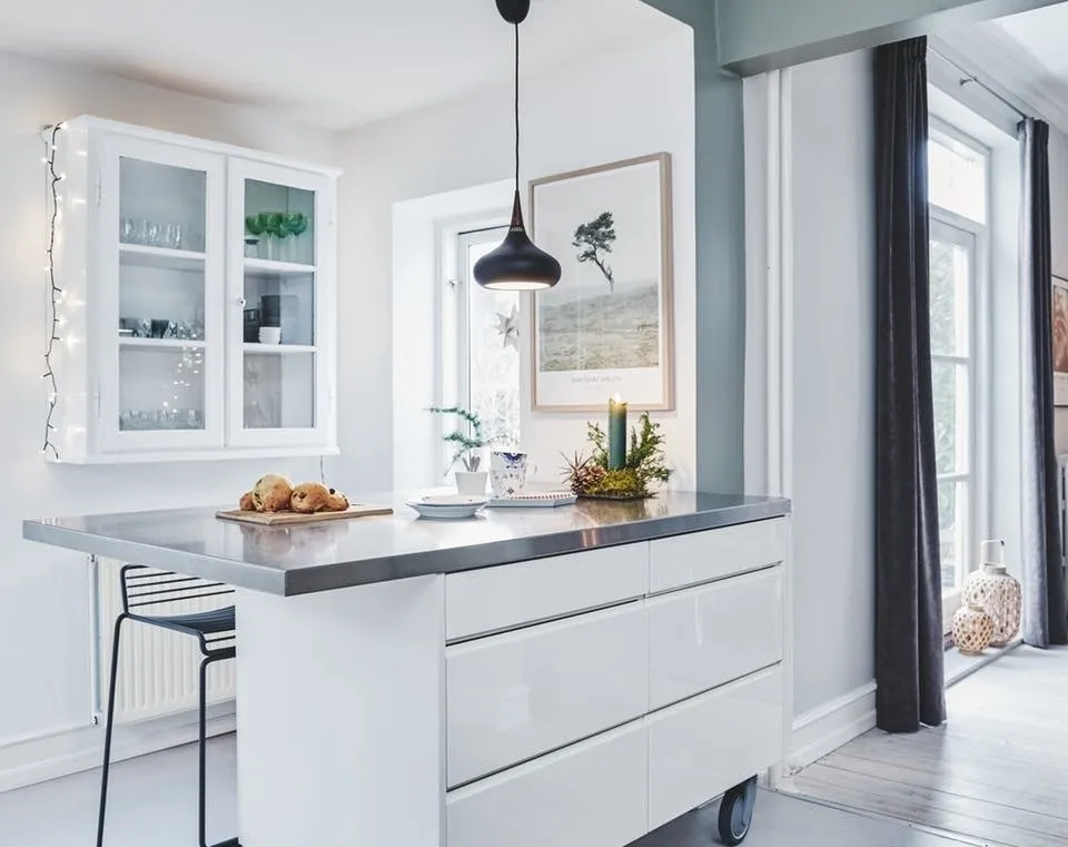 照片：斯堪的纳维亚厨房和餐厅，室内装饰，房屋，丹麦，新年，圣诞节装饰，超过90米 – 我们网站上的照片