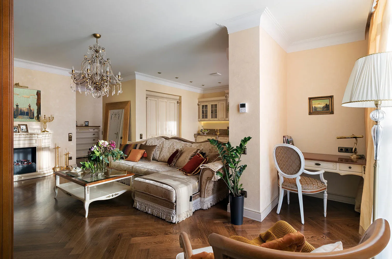 照片：经典风格客厅，公寓，每周项目 – 我们网站上的照片