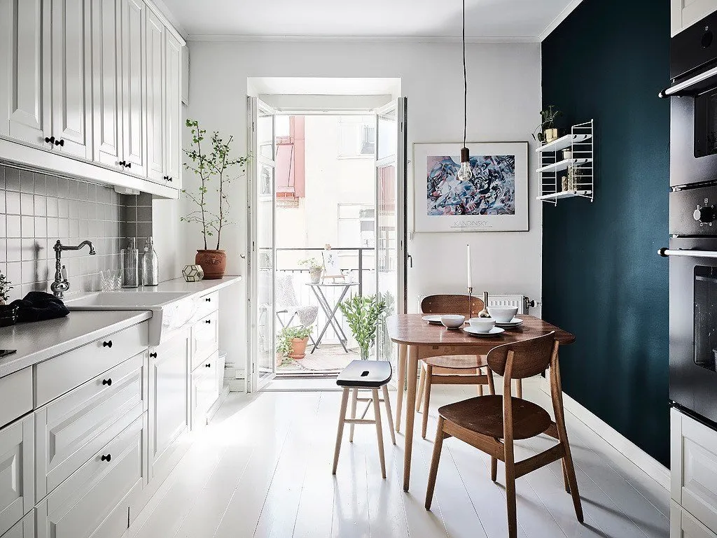 照片:斯堪的纳维亚风格厨房与餐厅,公寓,装修技巧 – 我们网站上的照片
