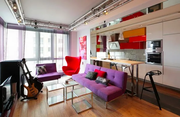 Foto: Küche und Esszimmer im Stil Hi-Tech, Wohnzimmer, Gid, Anastasia Barhatova, Irina Lavrentieva, Maria Mahmudova, Kamila Vagapova, Marion Studio, Oxana Oleynik, Jenni Yasnets, Svetlana Dyakova – Foto auf unserer Website