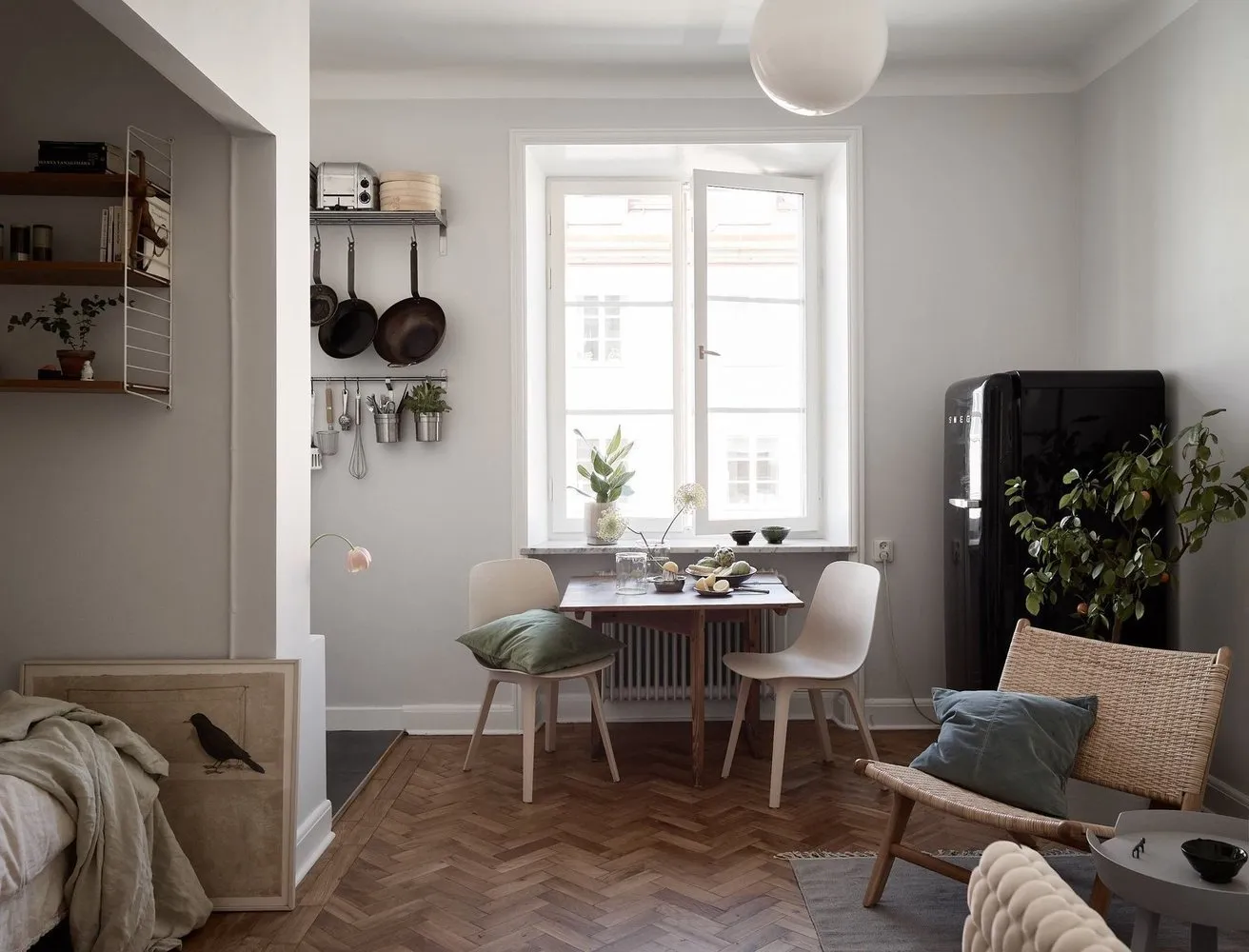 照片:北欧风格厨房和餐厅,小公寓,公寓,瑞典,指南,设计指南,工作室,不超过40平方米 – 网站上的照片