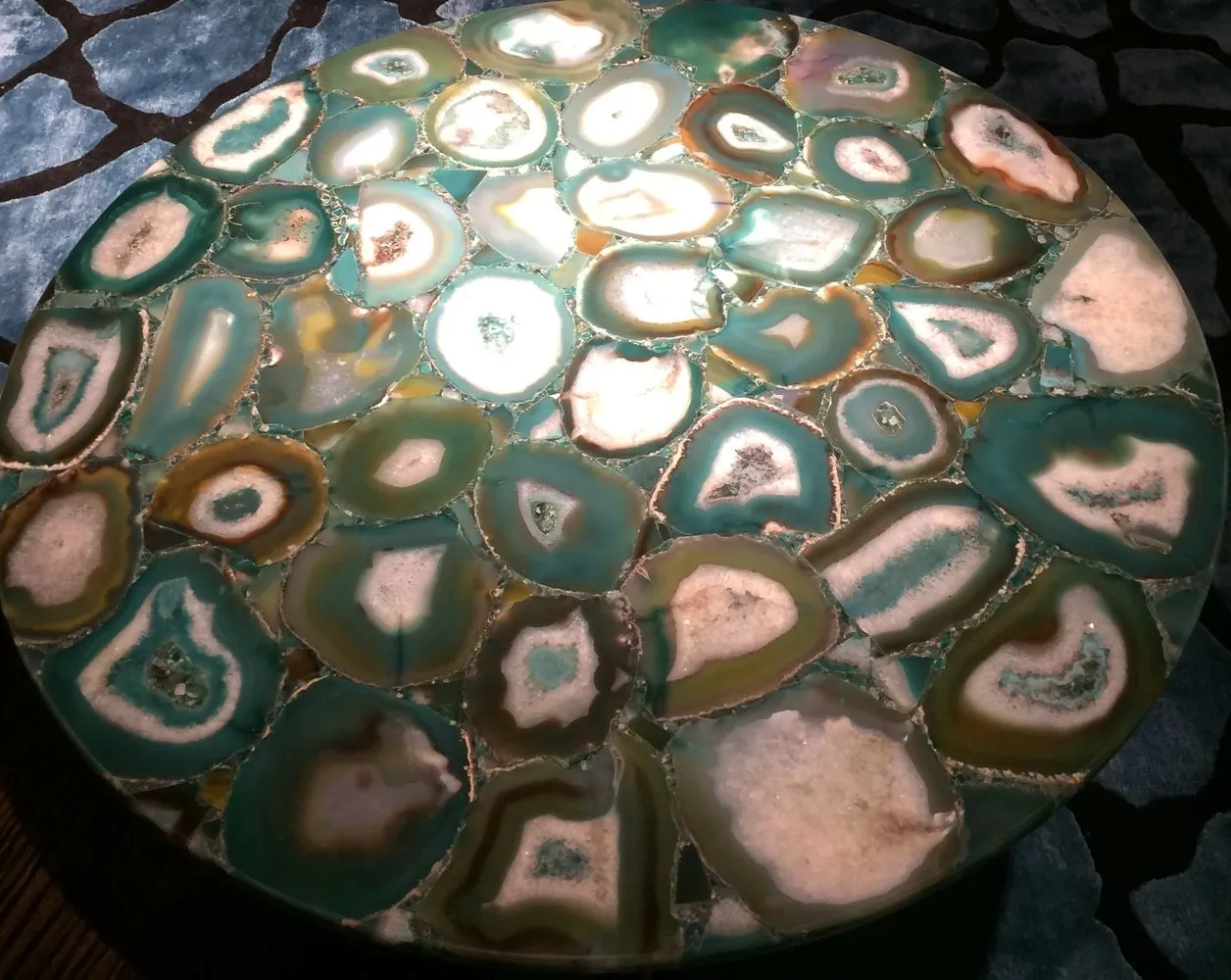 丛林主题也出现在橱柜家具中