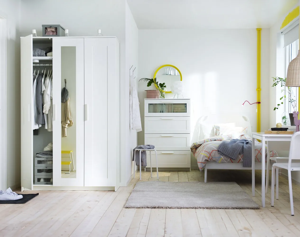 布里梅内系列衣柜和梳妆台