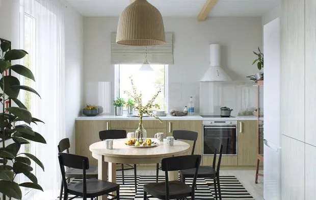 照片：北欧风格厨房和餐厅，指南，玛格丽塔·拉斯卡佐娃、维多莉亚·弗拉斯娃、韦拉·萨韦列娃、斯维特兰娜·梅尔尼科娃、伊万·梅尔尼科夫、叶卡捷琳娜·马尔科维茨 – 我们网站上的照片