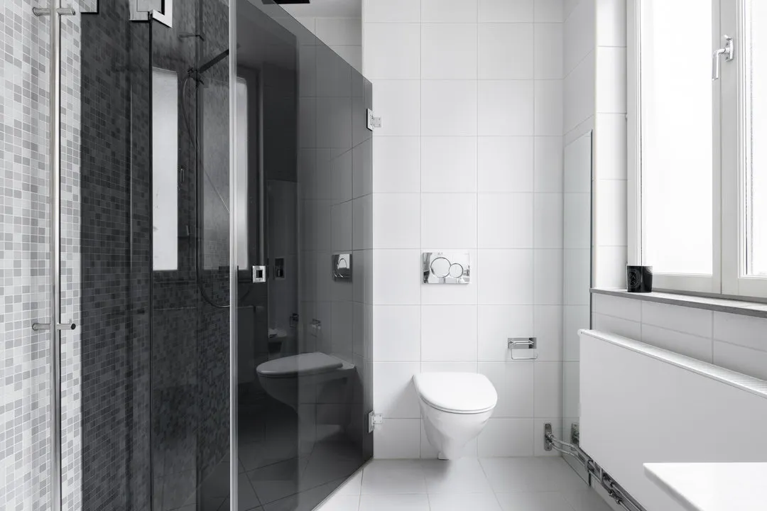 照片：北欧风格浴室，极简，现代，室内装饰，公寓，白色，绿色，米色，40-60平方米 – 我们网站上的照片