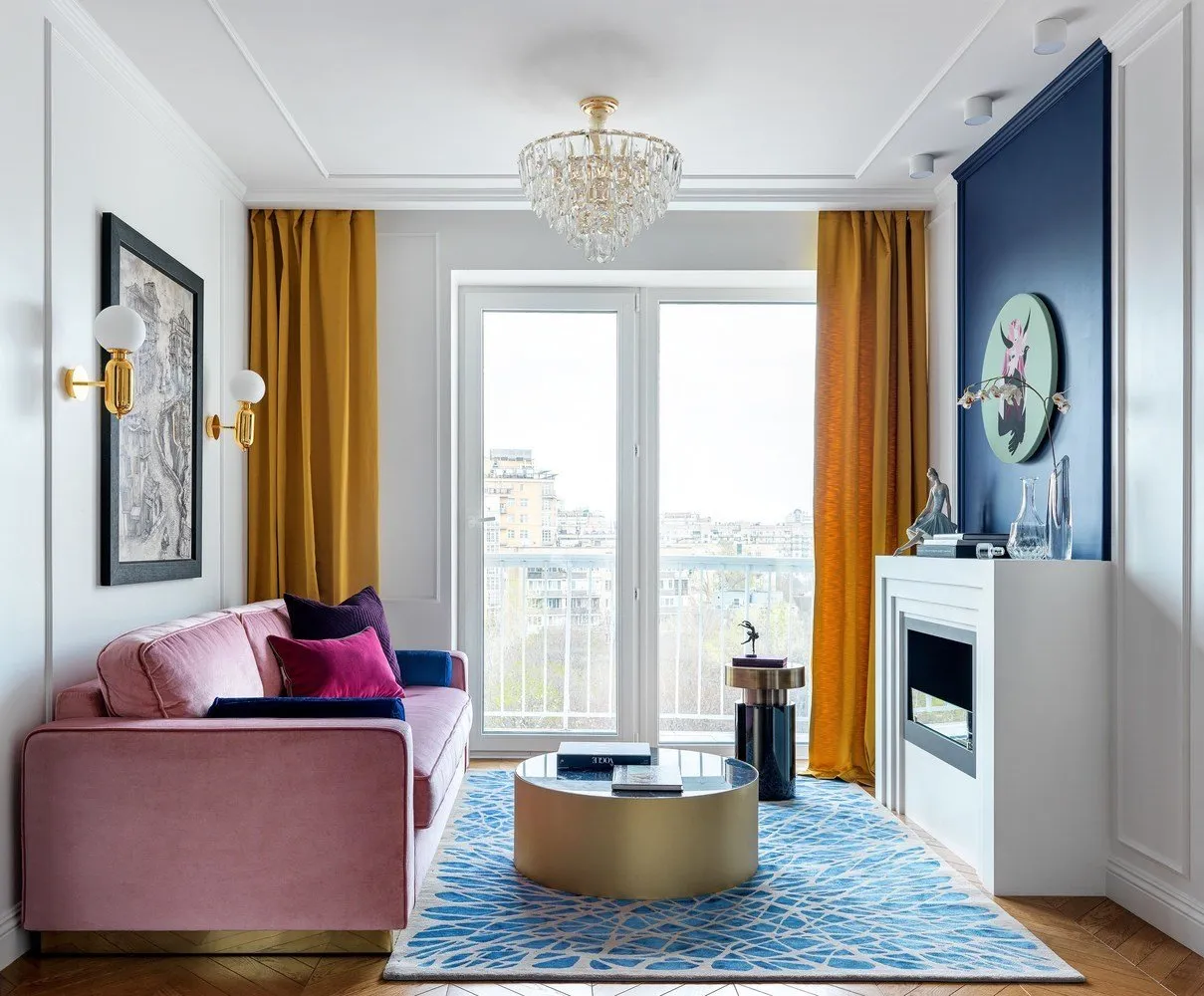 Фотография: Гостиная в стиле Современный, Советы, как сделать интерьер светлее, темная квартира, Ксения Мезенцева – фото на нашем сайте