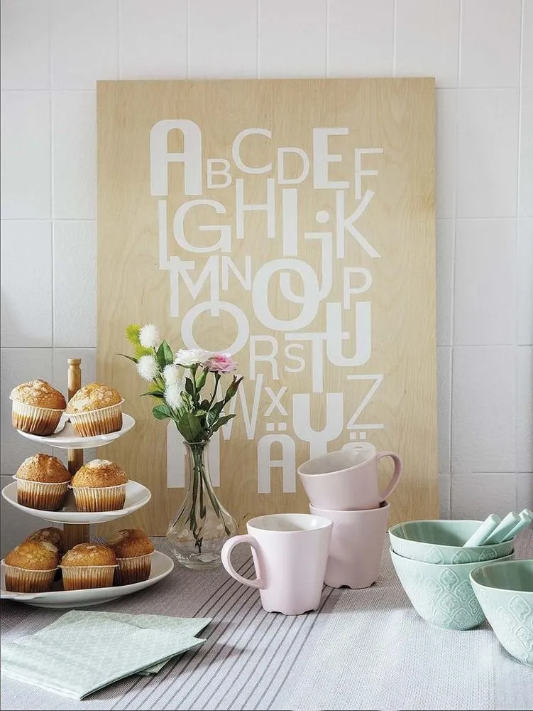 Zdjęcie: Kuchnia i jadalnia w stylu skandynawskim, Salon, Dekoracja i DIY, Mieszkanie, Hiszpania, Biały, Madryt, Vintage, jak ułożyć eklektyczne wnętrze, biały kolor w wnętrzu, jak ułożyć dwupoziomowe mieszkanie, białe wnętrze – zdjęcia na naszej stronie