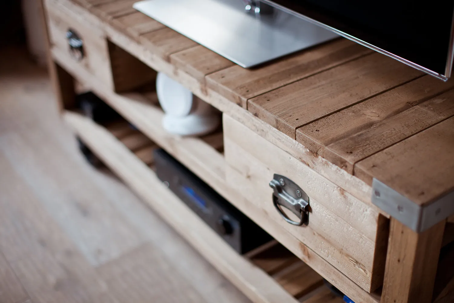 设计：奥尔加·波罗维科娃和伊琳娜·尼古拉耶娃