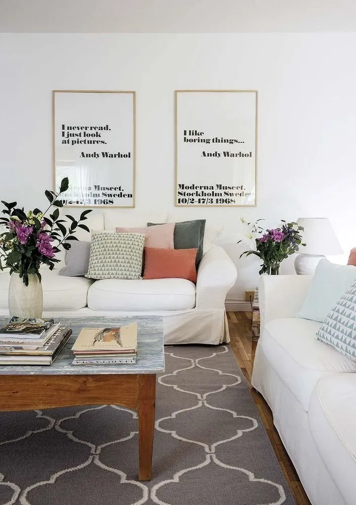 Zdjęcie: Salon w stylu skandynawskim, Kuchnia i jadalnia, Dekoracja i DIY, Mieszkanie, Hiszpania, Biały, Madryt, Vintage, jak ułożyć eklektyczne wnętrze, biały kolor w wnętrzu, jak ułożyć dwupoziomowe mieszkanie, białe wnętrze – zdjęcia na naszej stronie