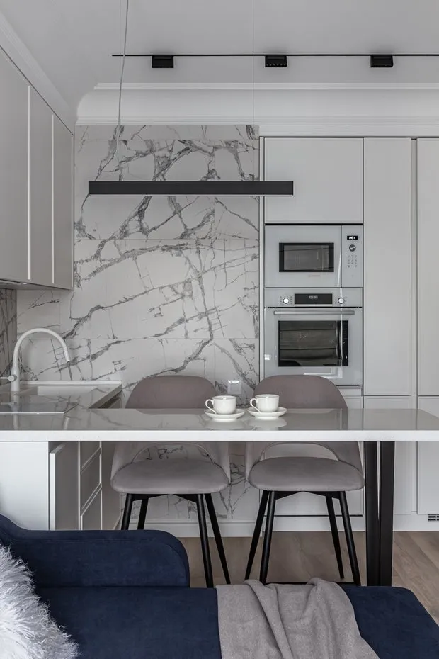 Foto: Cocina y comedor en estilo Moderno, Apartamento, Proyecto de la Semana, Moscú, 3 habitaciones, Oksana Belozерova – foto en nuestro sitio web